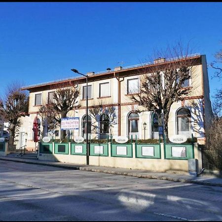 Corso, Zimmer & Fruehstueck Pressbaum Kültér fotó