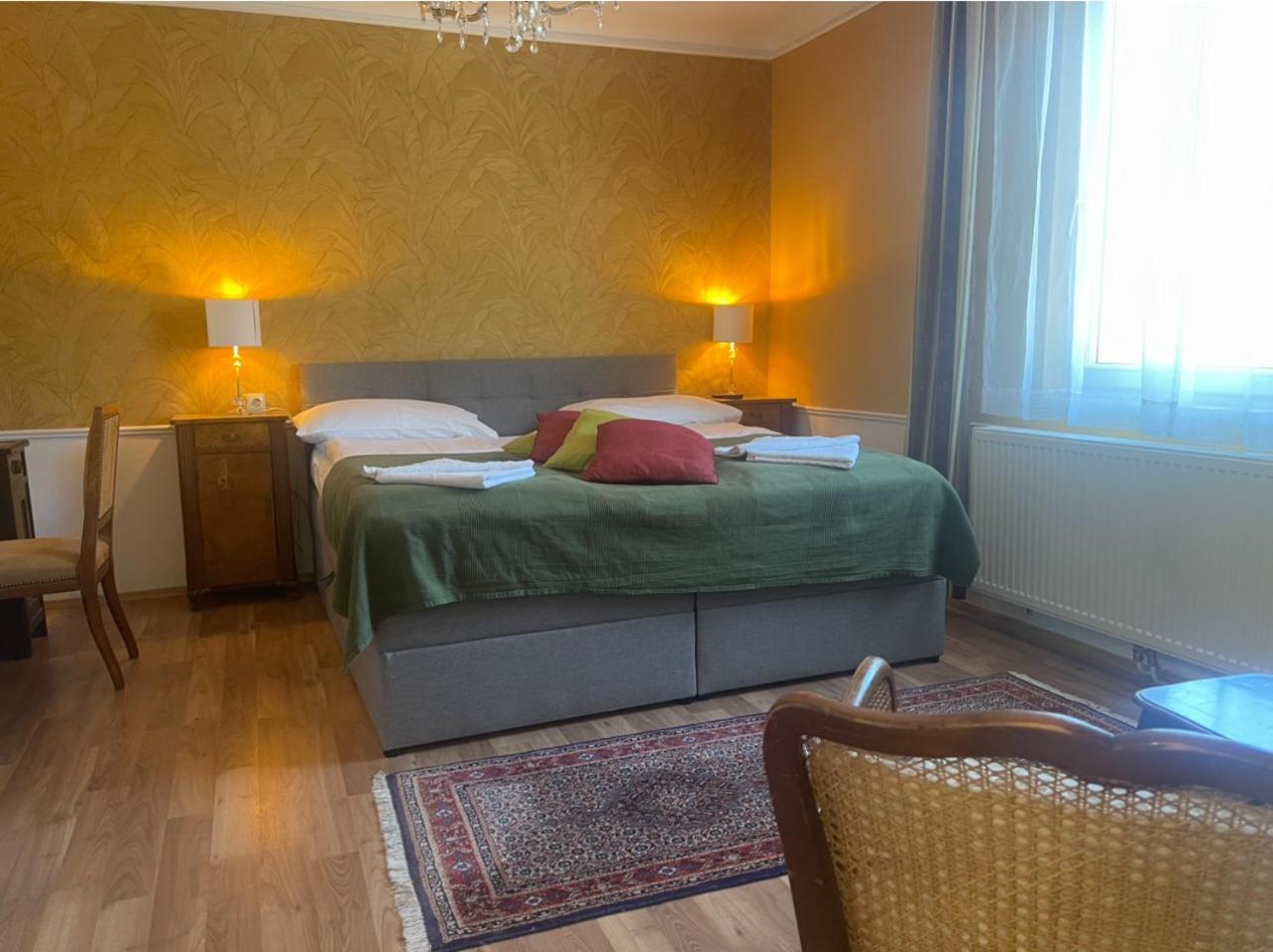 Corso, Zimmer & Fruehstueck Pressbaum Kültér fotó